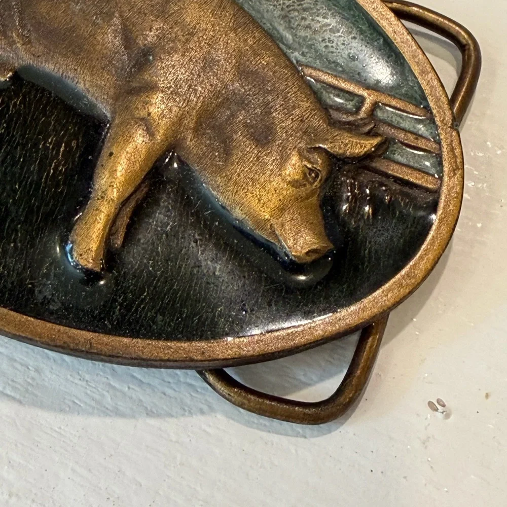 Brass Bergamot Pig Oval Belt Buckle - Rustic Farm Animal Accent